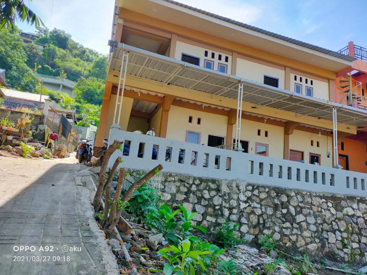 Andira home stay labuan bajo Exterior foto